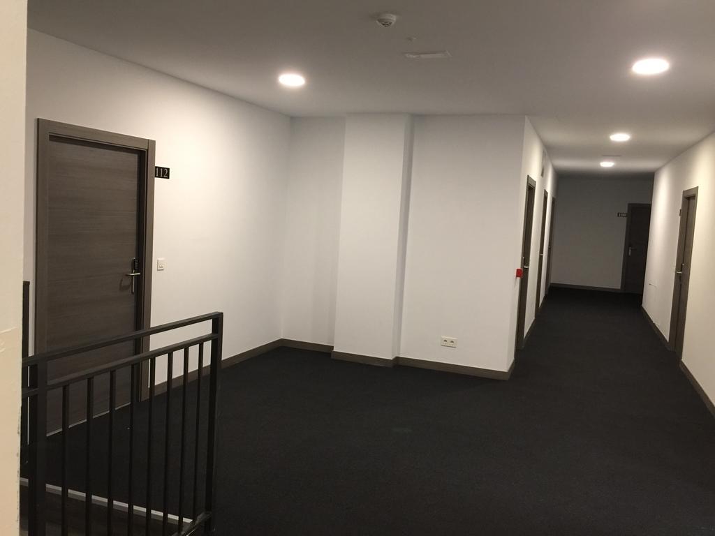 Apartment And Kitchen *