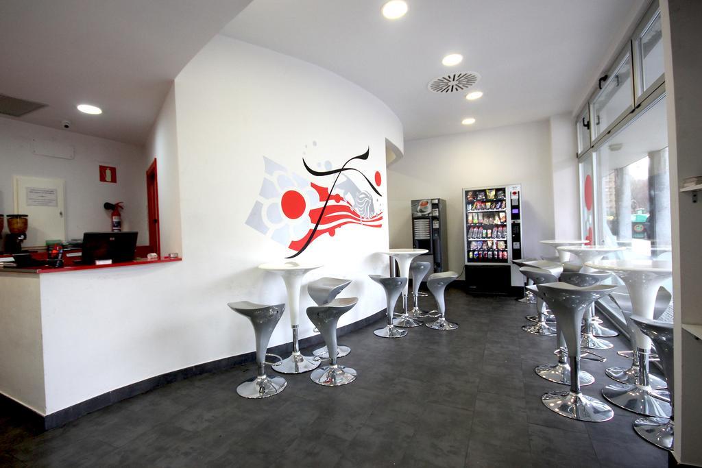 Hostel Botxo Gallery - Youth Hostel Bilbao