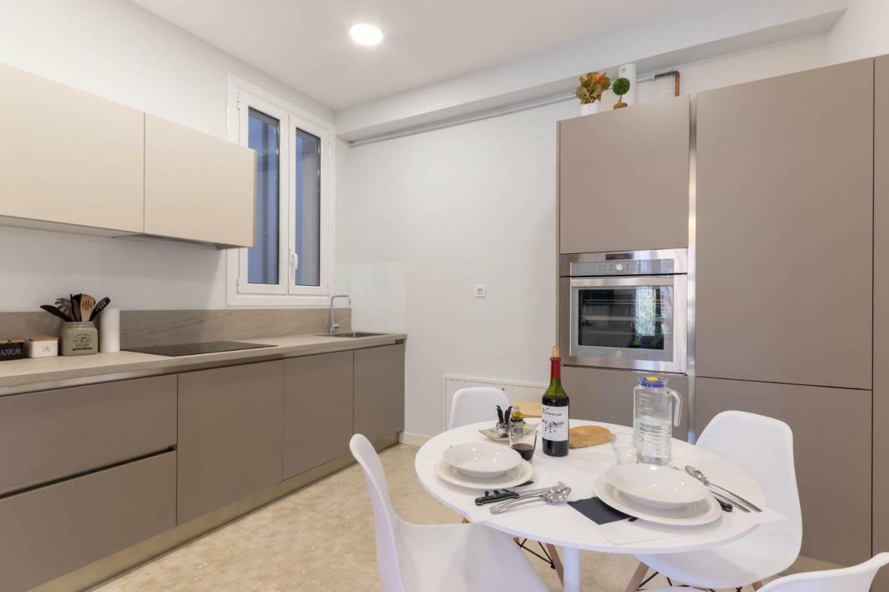 Acogedor, De Diseno Moderno En Zona Antigua Appartement