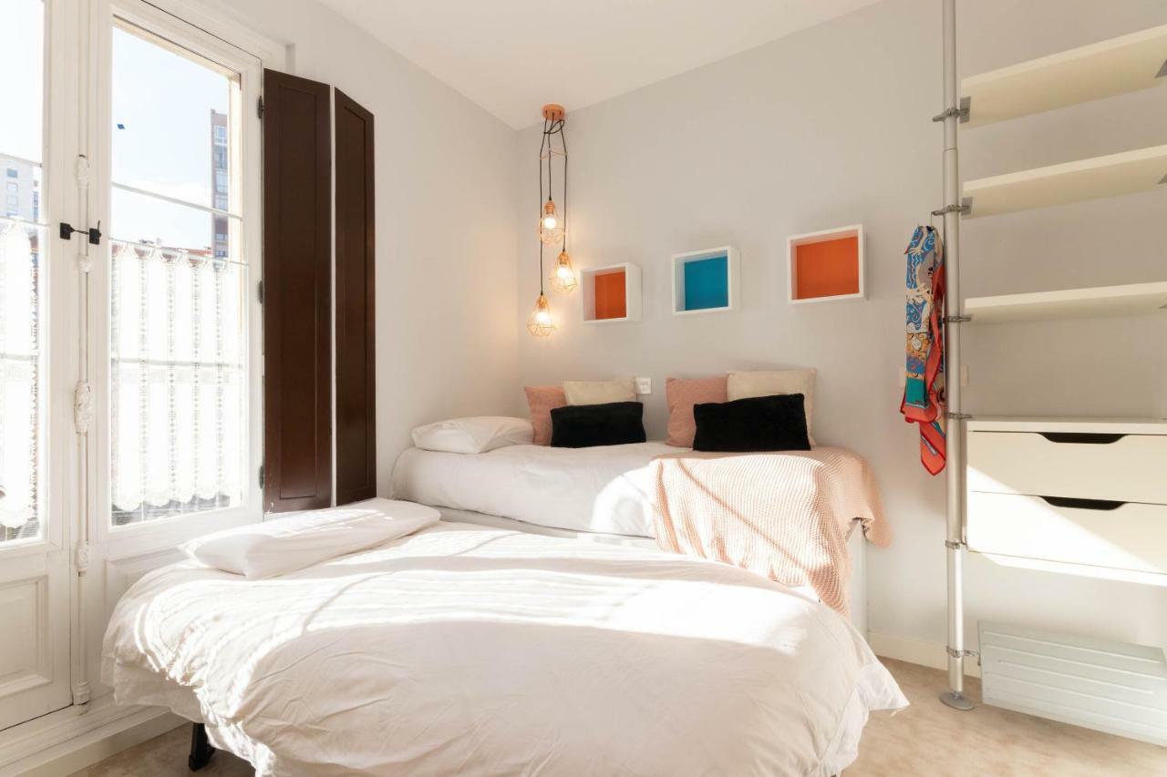 Acogedor, De Diseno Moderno En Zona Antigua *