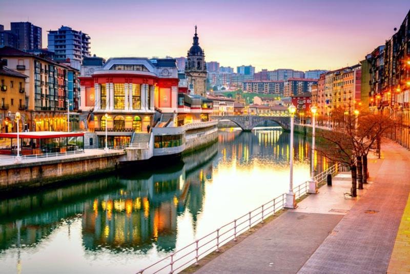 Apartment Apartamento Centrico Con Vistas A La Ria! Garaje, Ideal 2-4 Bilbao