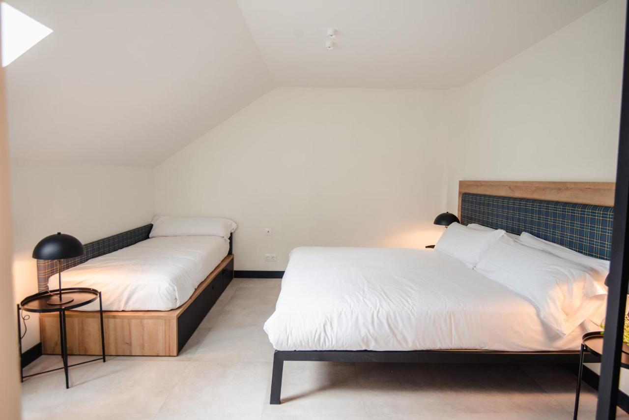 Latroupe La Granja Hostal *