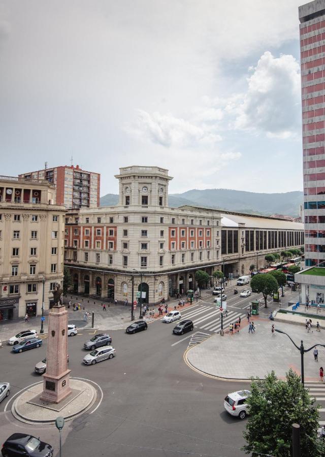 Latroupe La Granja Hostal Bilbao