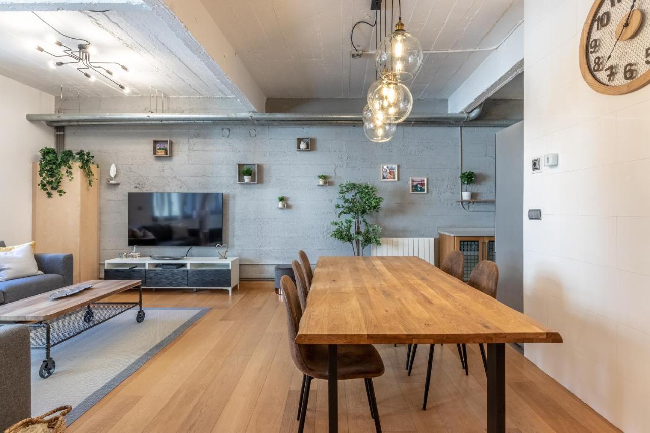 New! Lovely 3-bedroom Loft In *