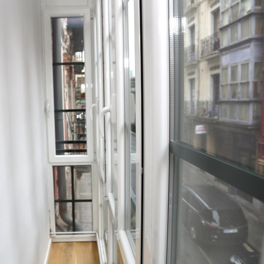 Piso Exclusivo Frente Al Casco Viejo *