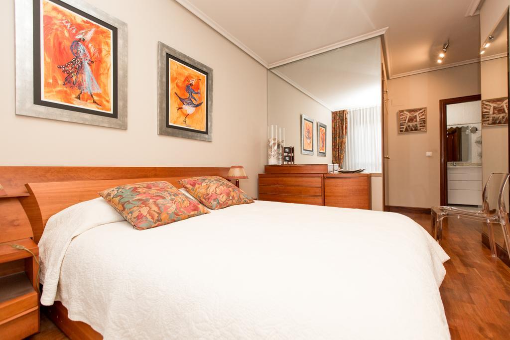 Apartamento Centrico Con Vistas A La Ria! Garaje, Ideal 2-4