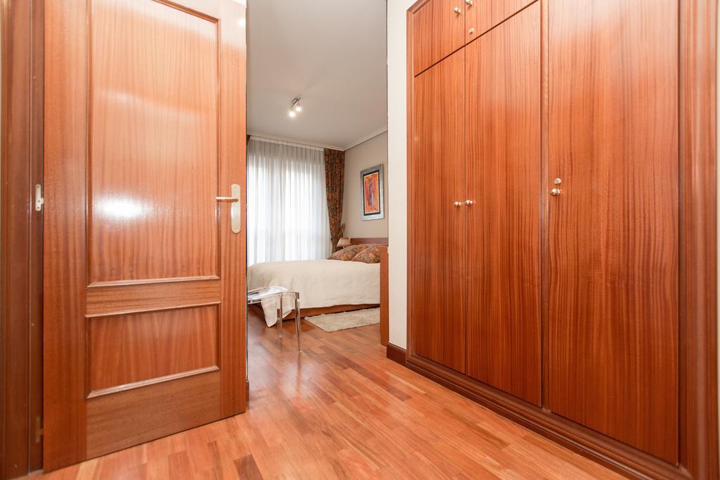 Apartamento Centrico Con Vistas A La Ria! Garaje, Ideal 2-4 *