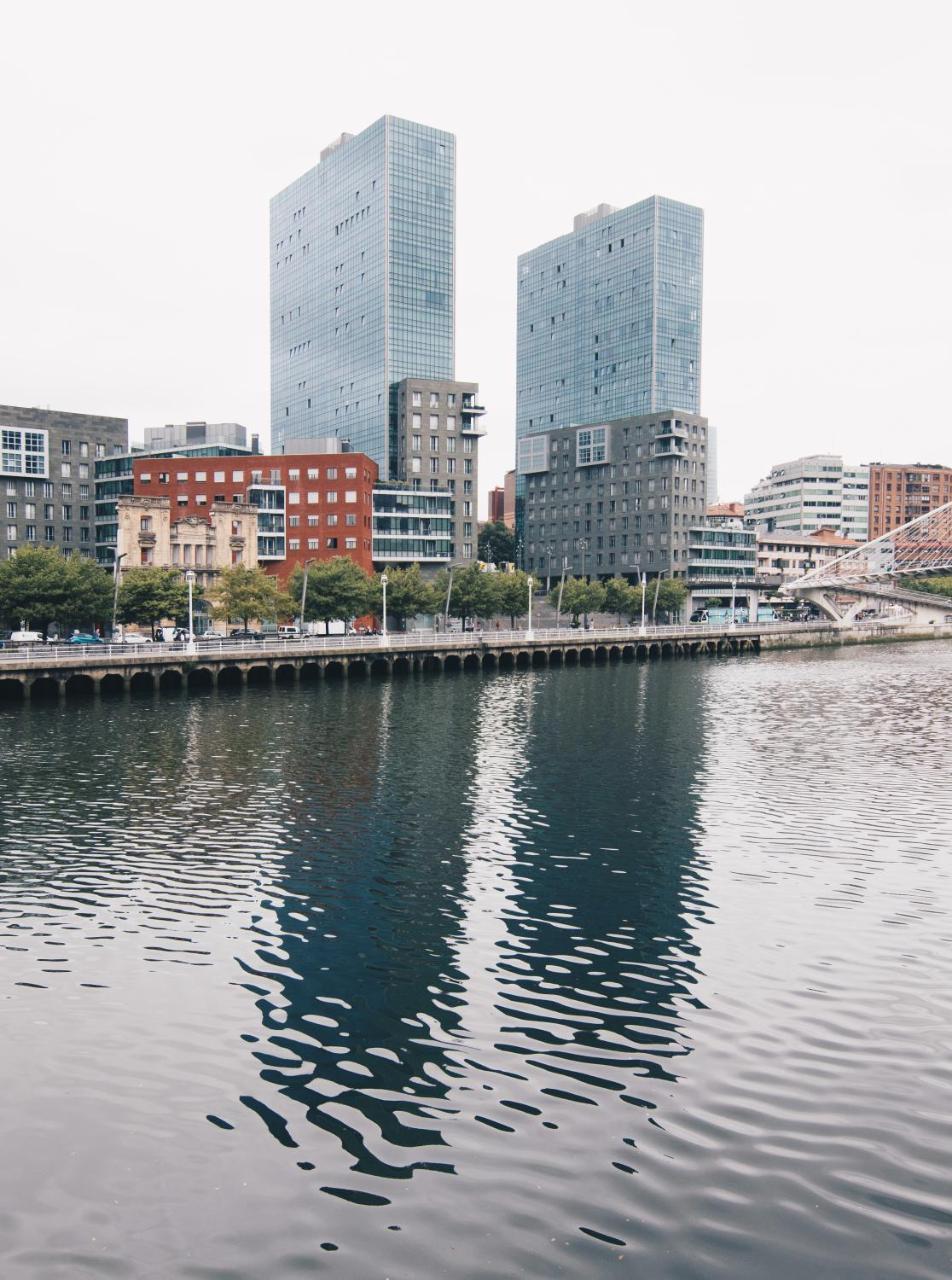 Isozaki By People Apartment *