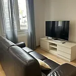 Piso Deluxe Con Balcon Cerca Del Casco Viejo