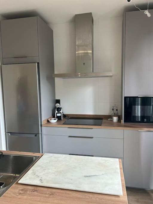 Piso Deluxe Con Balcon Cerca Del Casco Viejo Apartamento