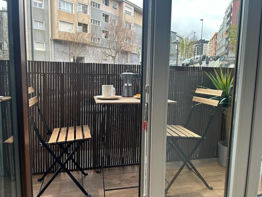 Piso Deluxe Con Balcon Cerca Del Casco Viejo Apartamento *