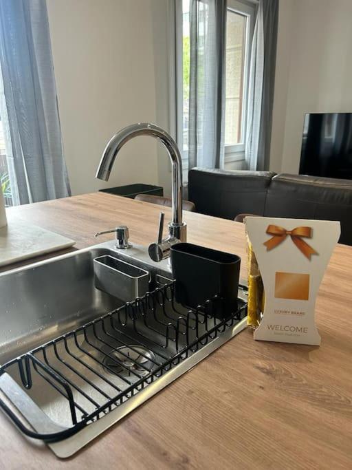 Piso Deluxe Con Balcon Cerca Del Casco Viejo Apartamento